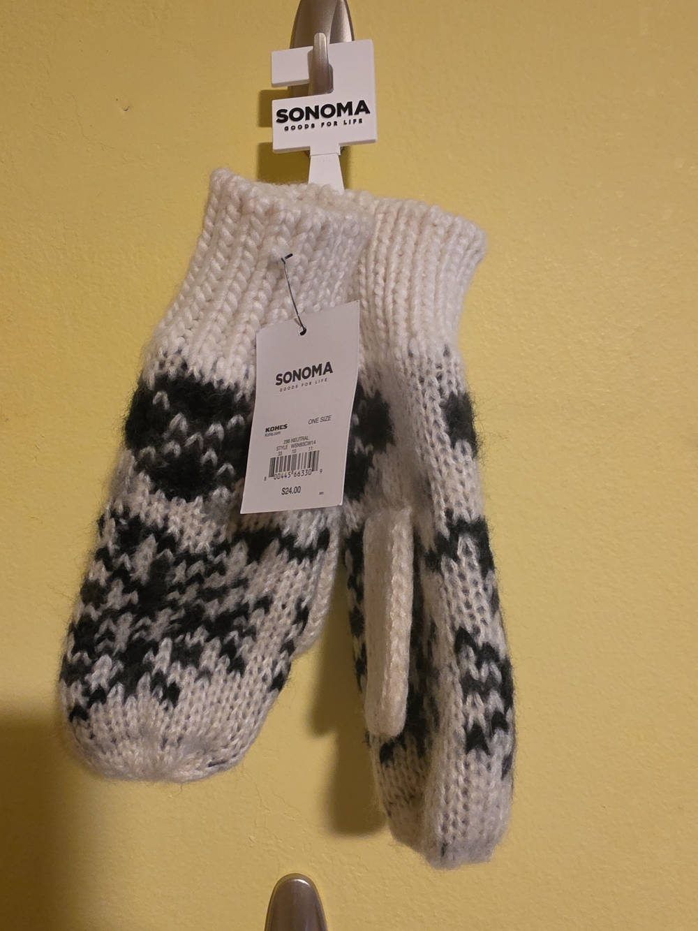 NWT Sonoma Women's One Size Acrylic Sweater Mittens Warm white black gray